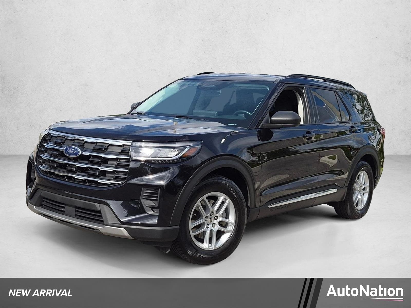 2025 Ford Explorer Active — photo 1 of 25