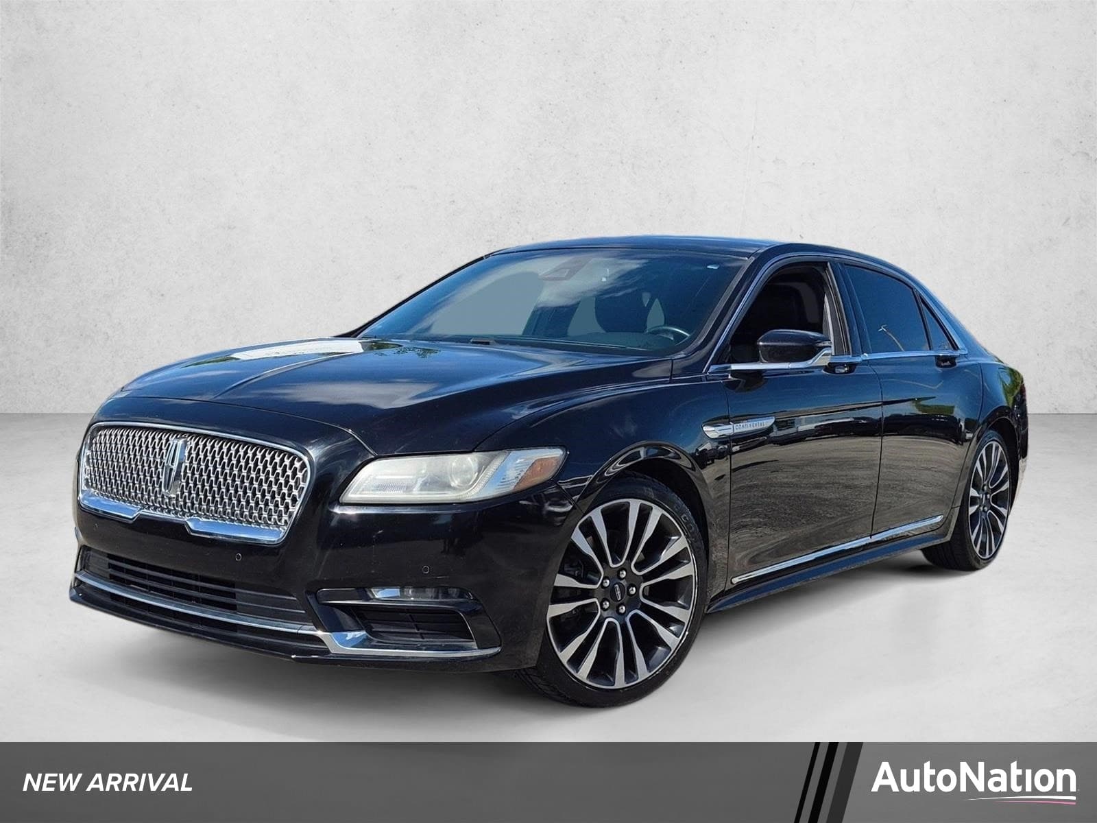 2019 Lincoln Continental Select — photo 1 of 23