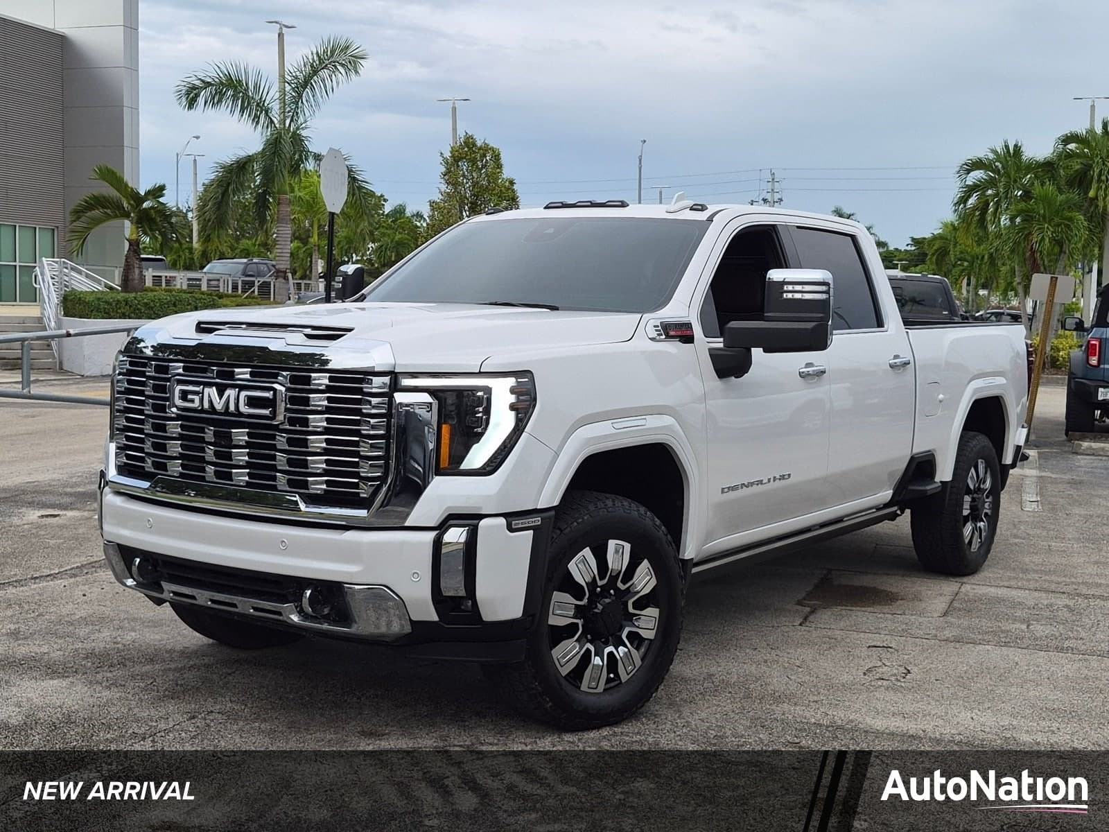 2025 GMC Sierra 2500HD Denali — photo 1 of 24