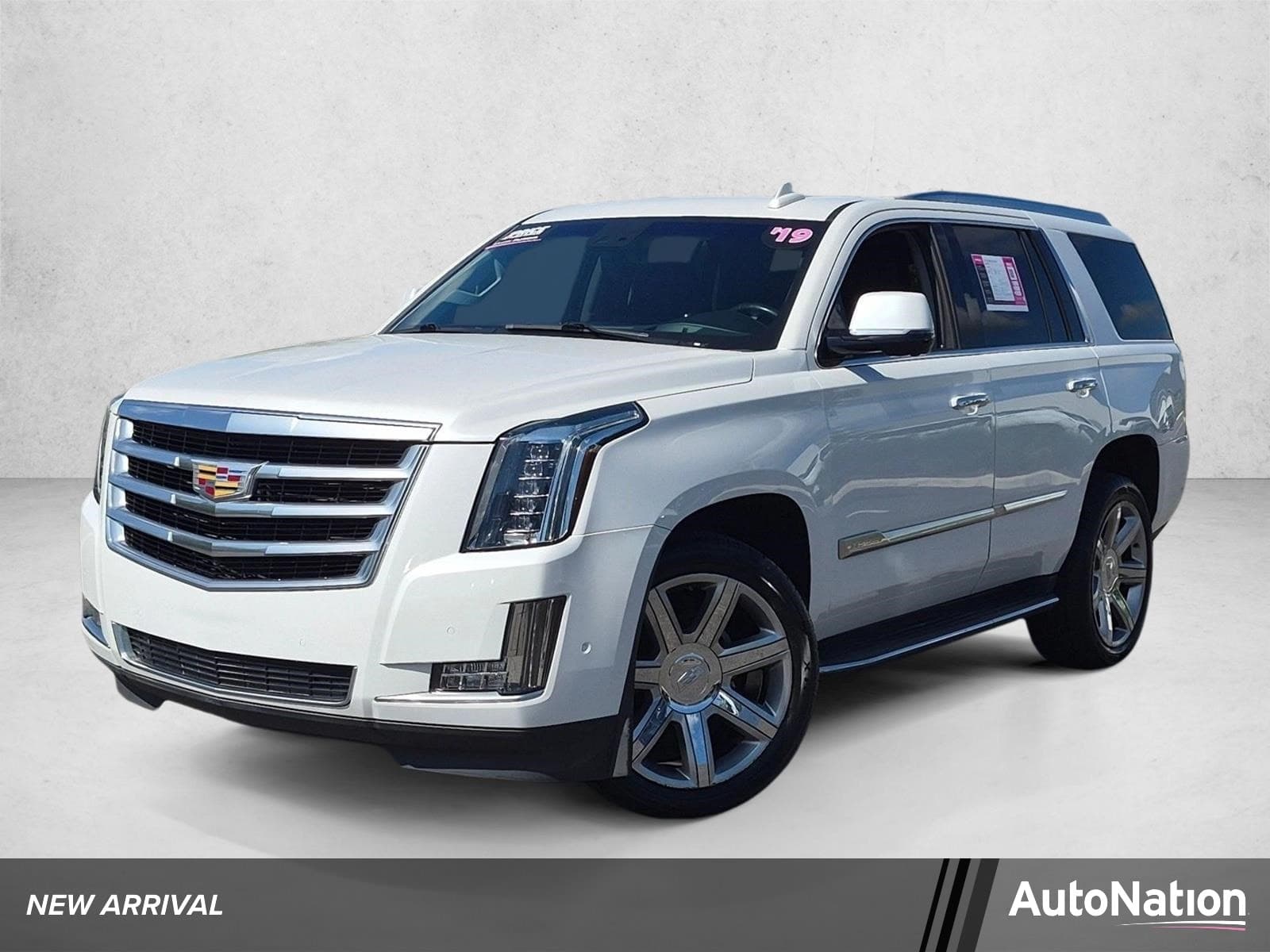 2019 Cadillac Escalade Luxury — photo 1 of 25