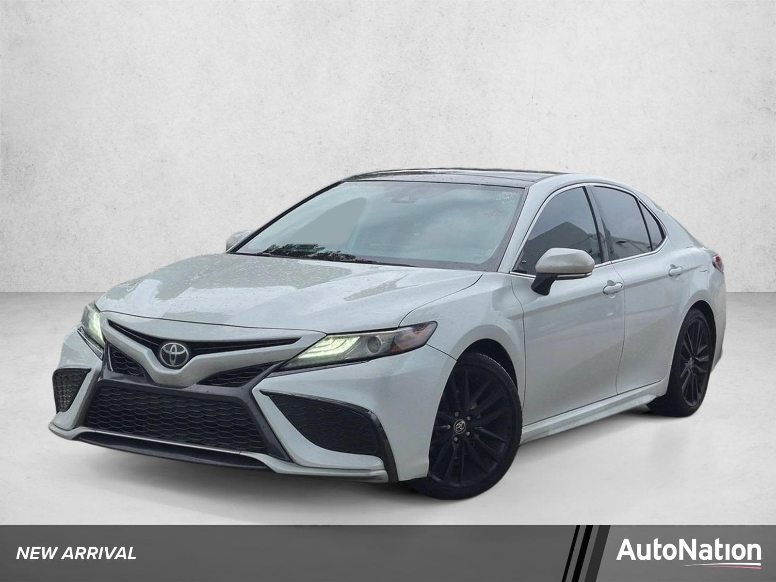 2022 Toyota Camry XSE — photo 1 of 16