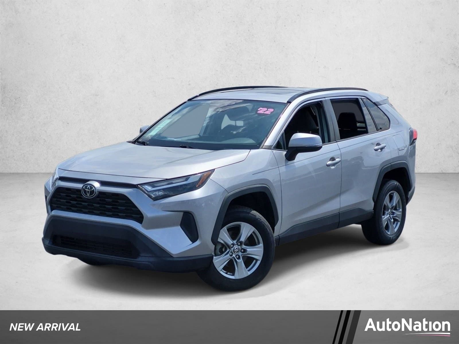 2022 Toyota RAV4 XLE — photo 1 of 22