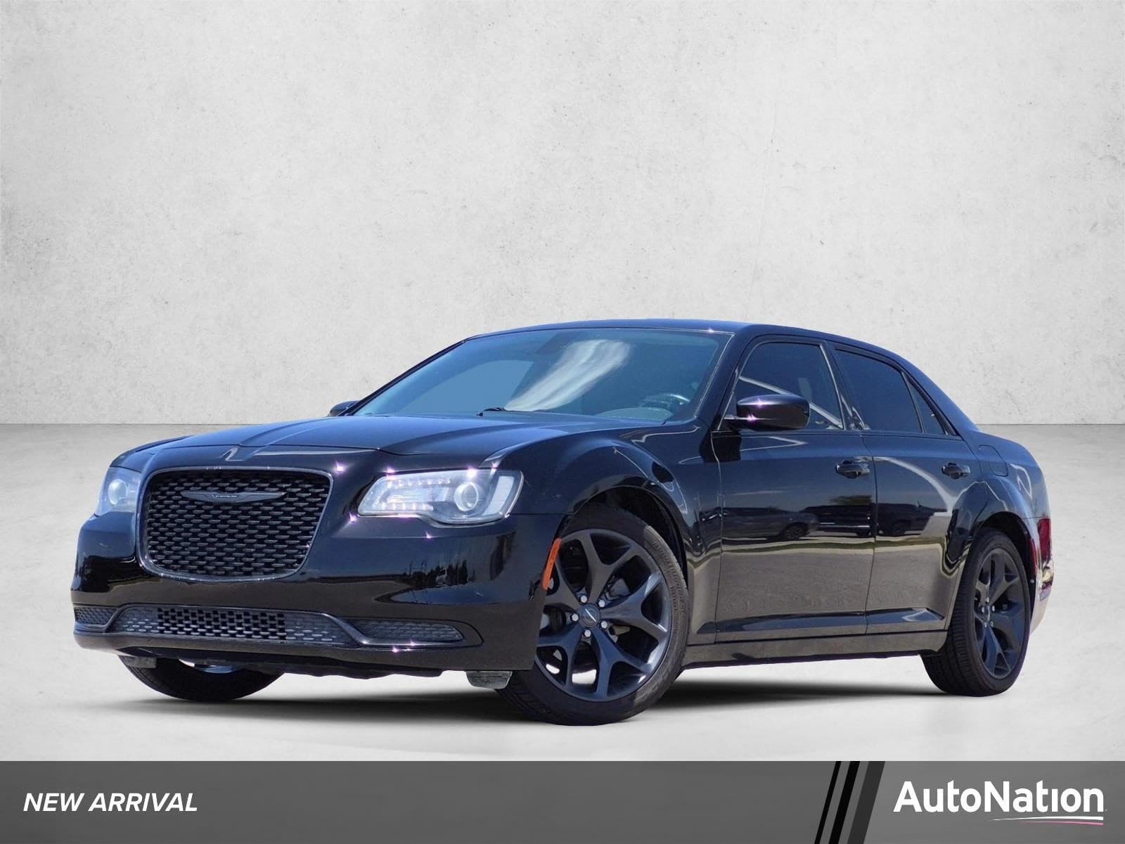 2020 Chrysler 300 Touring — photo 1 of 25
