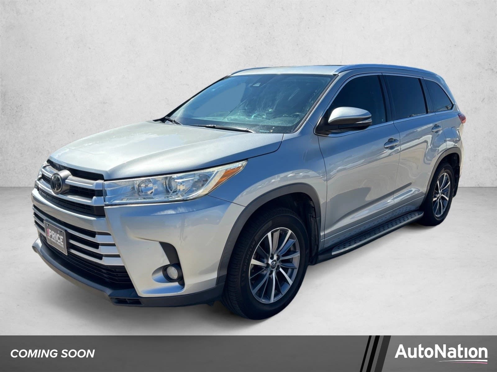 2017 Toyota Highlander XLE — photo 1 of 21