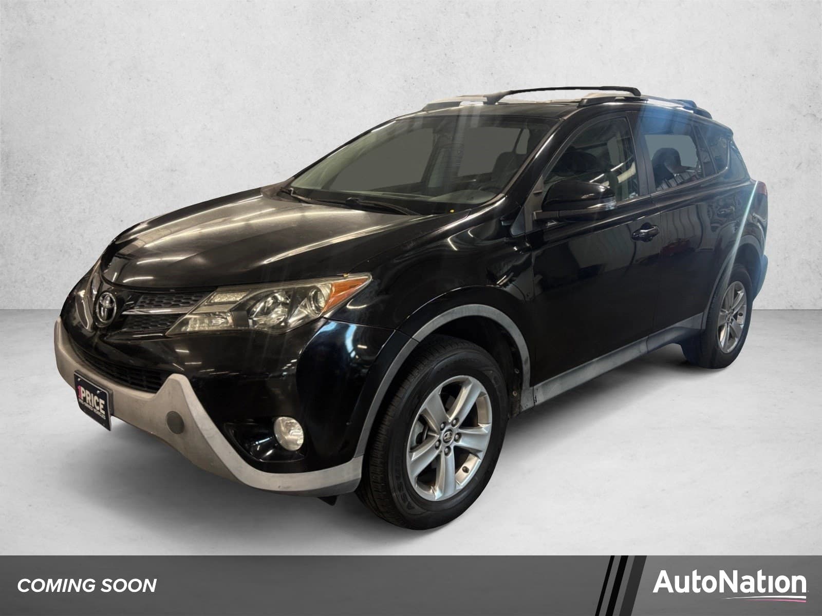 2015 Toyota RAV4 XLE — photo 1 of 15
