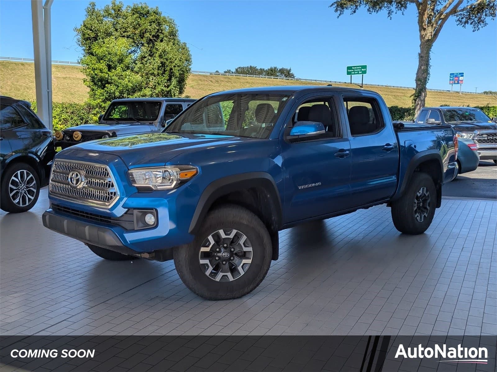 2017 Toyota Tacoma TRD Off Road — photo 1 of 15