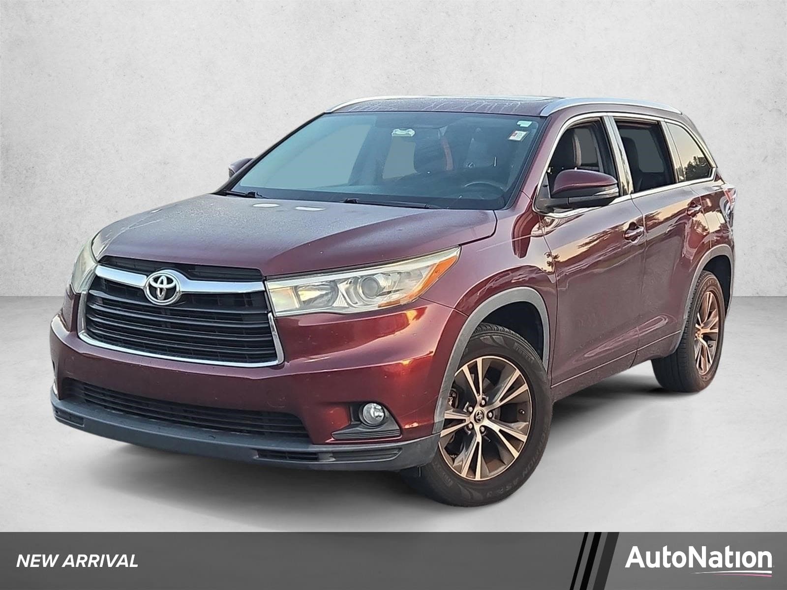 2016 Toyota Highlander XLE — photo 1 of 15