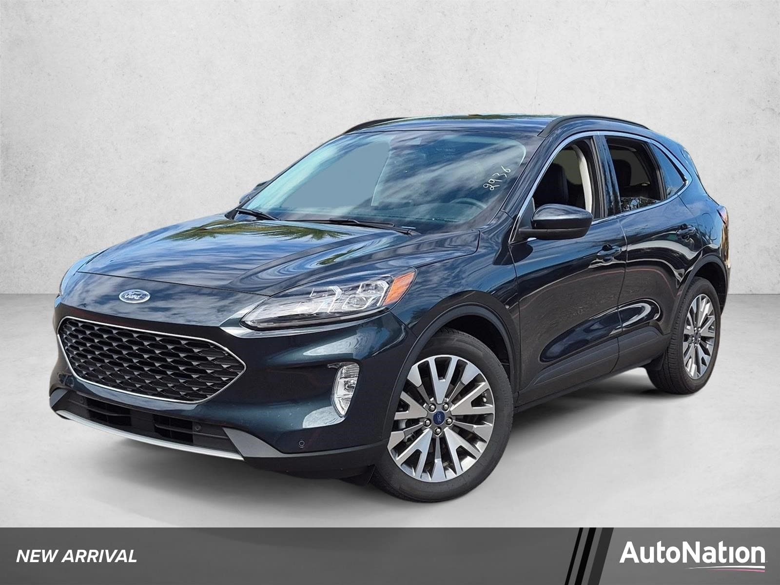 2022 Ford Escape Titanium Hybrid — photo 1 of 19
