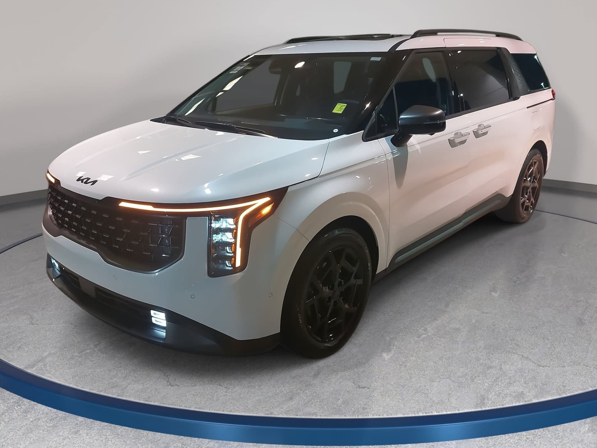 2027 Kia Carnival SX Prestige — photo 1 of 35