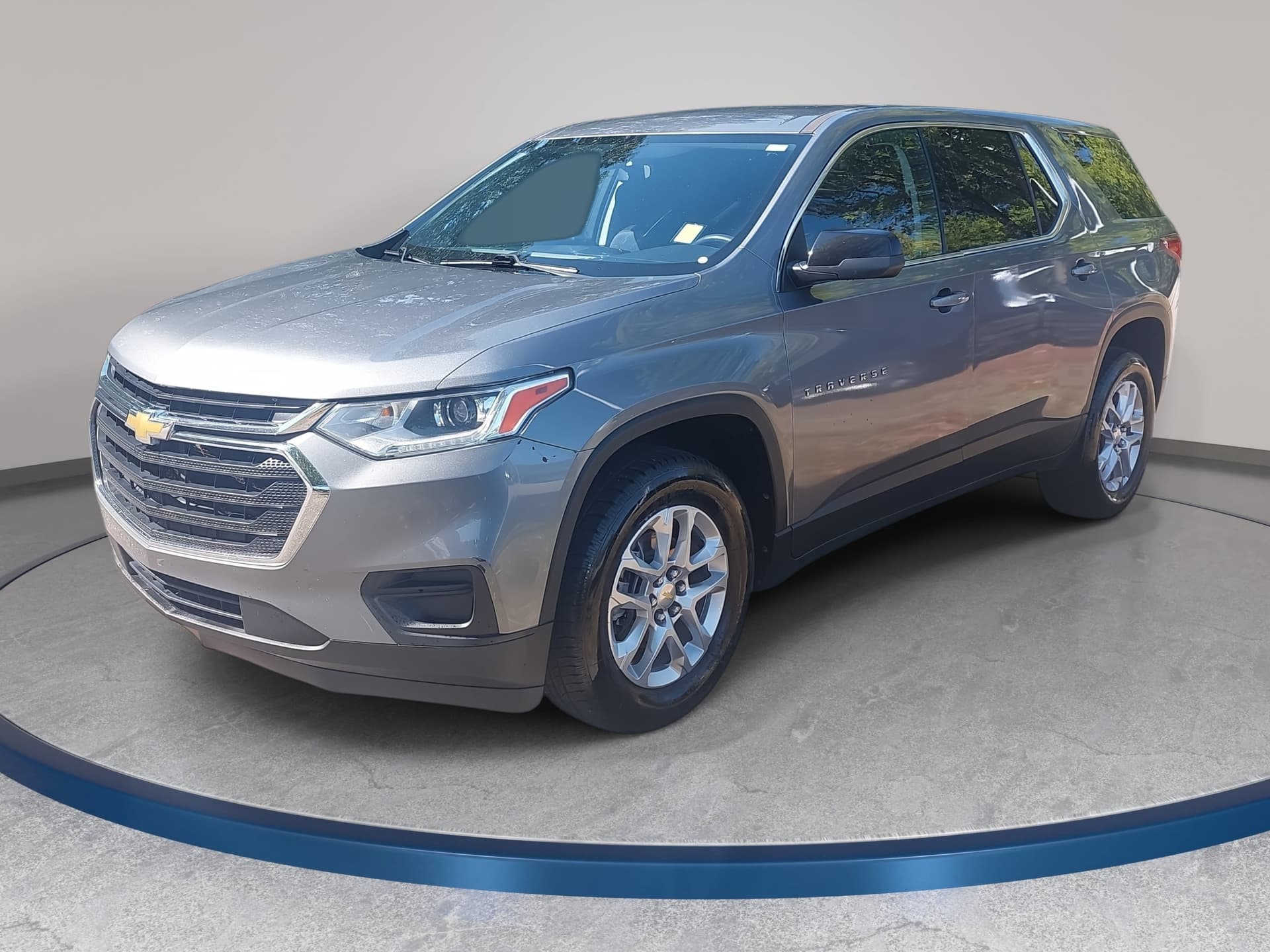 2021 Chevrolet Traverse Base — photo 1 of 33
