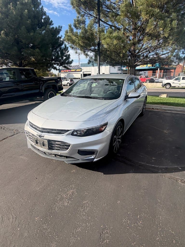2016 Chevrolet Malibu LT — photo 1 of 8