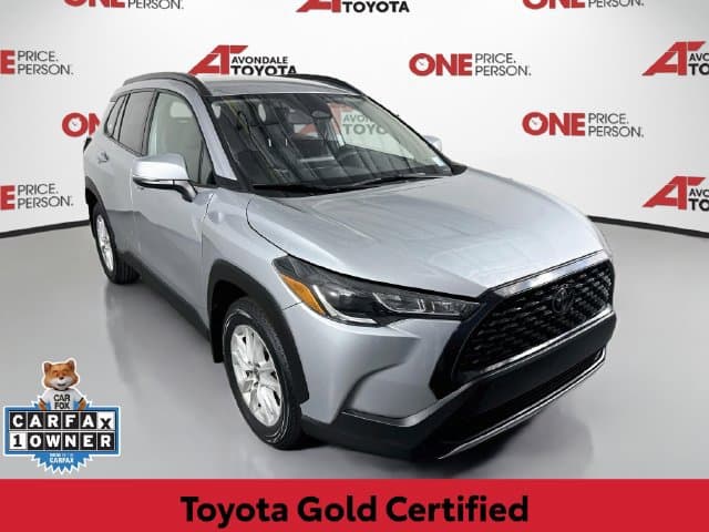 2024 Toyota Corolla Cross LE — photo 1 of 31