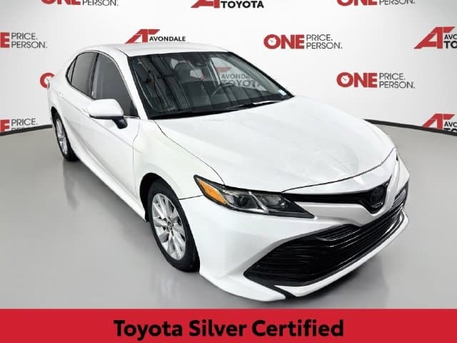 2019 Toyota Camry LE — photo 1 of 32