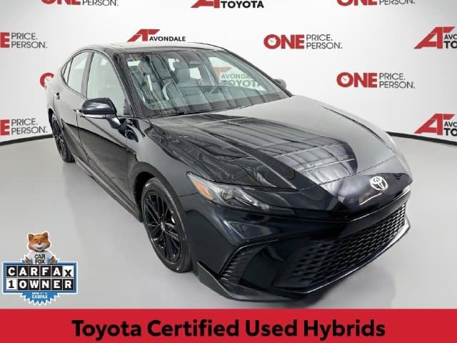2025 Toyota Camry SE — photo 1 of 34