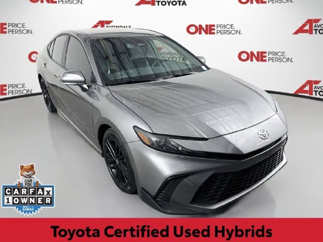 2025 Toyota Camry SE — photo 1 of 33