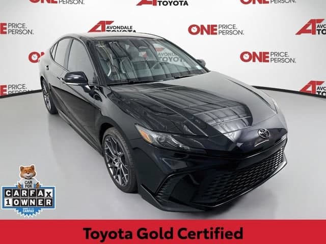 2025 Toyota Camry SE — photo 1 of 33