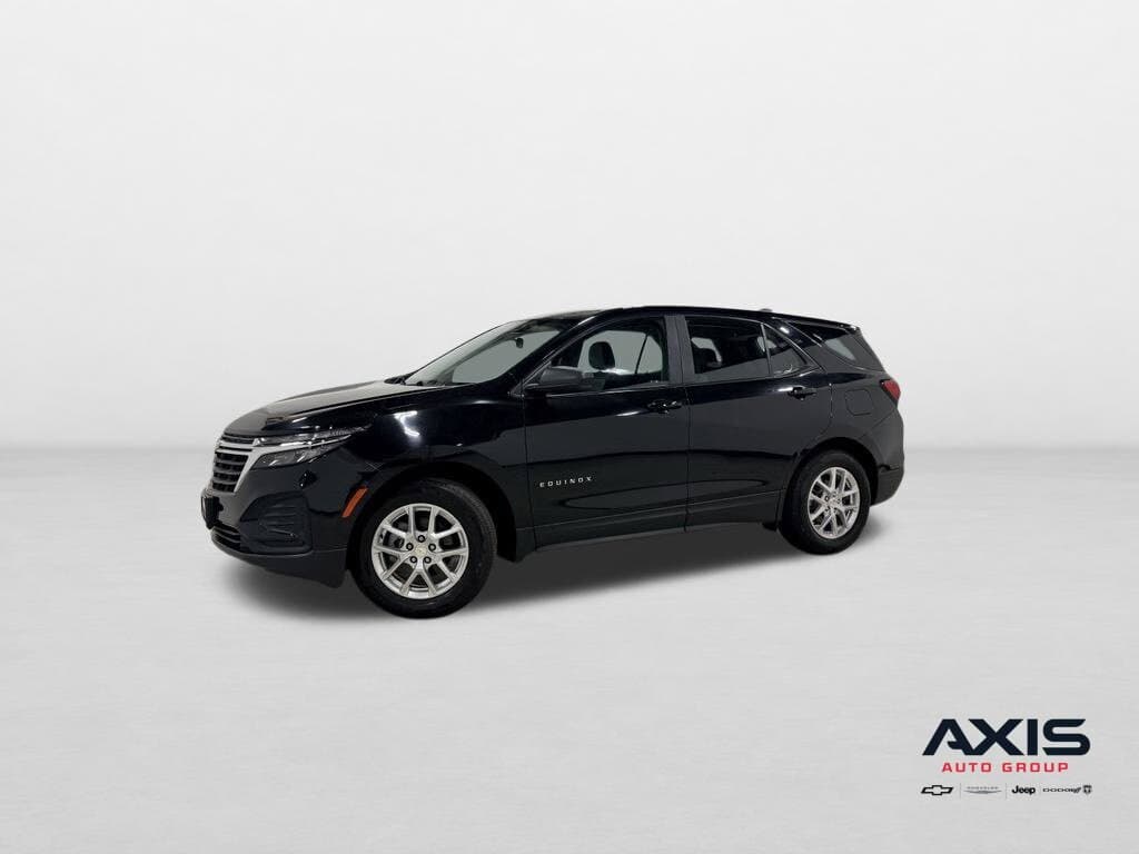 2023 Chevrolet Equinox LS — photo 1 of 28