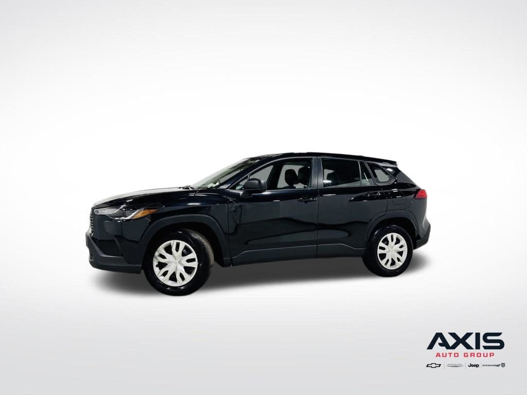 2025 Toyota Corolla Cross L — photo 1 of 17