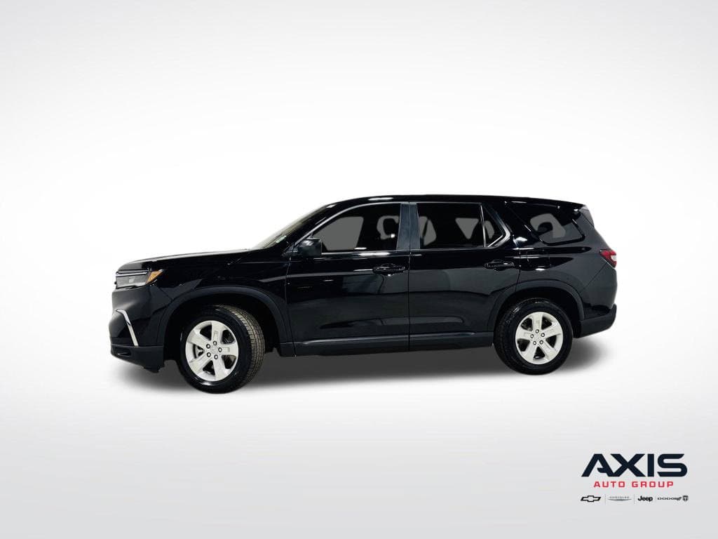 2023 Honda Pilot LX — photo 1 of 60