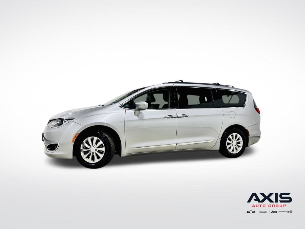 2018 Chrysler Pacifica Touring L Plus — photo 1 of 73