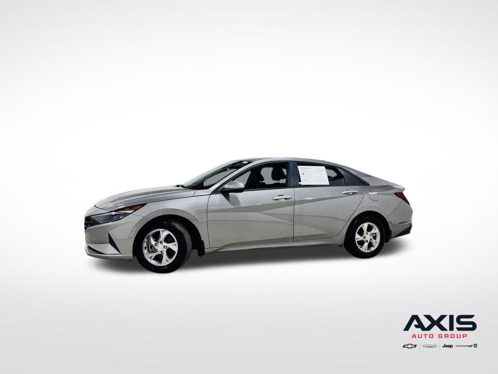 2023 Hyundai Elantra SE — photo 1 of 59