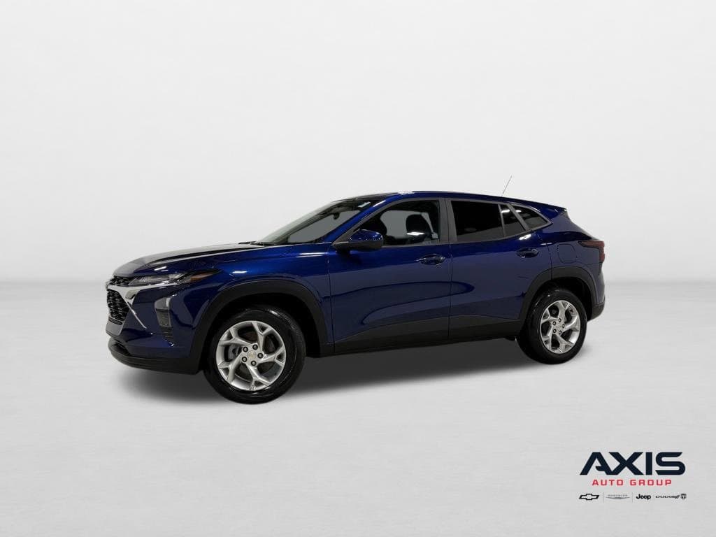 2024 Chevrolet Trax LS — photo 1 of 43