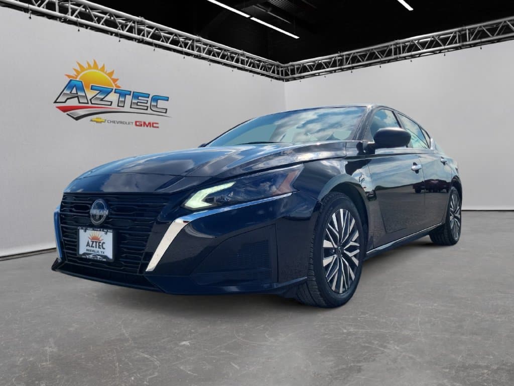 2024 Nissan Altima 2.5 SV — photo 1 of 25