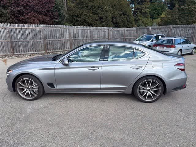 2025 Genesis G70 2.5T — photo 1 of 2