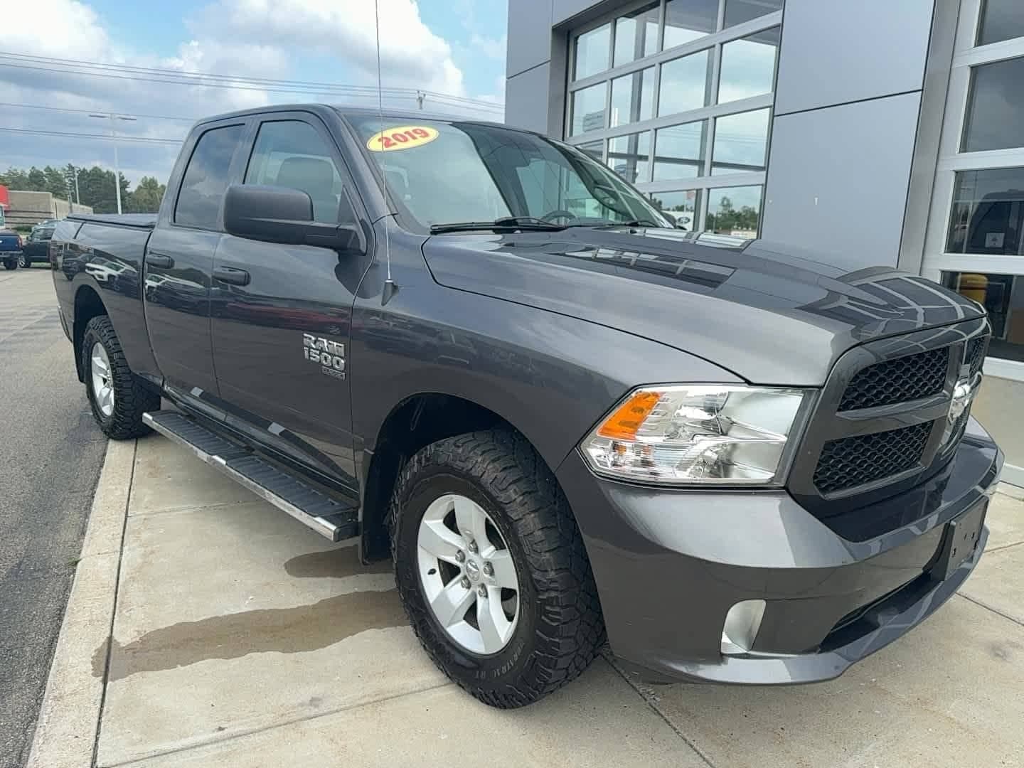 2019 RAM 1500 Classic Express — photo 1 of 10