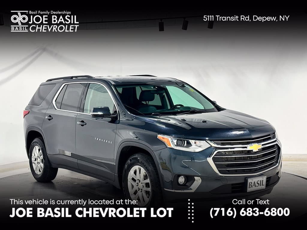 2020 Chevrolet Traverse Base — photo 1 of 42