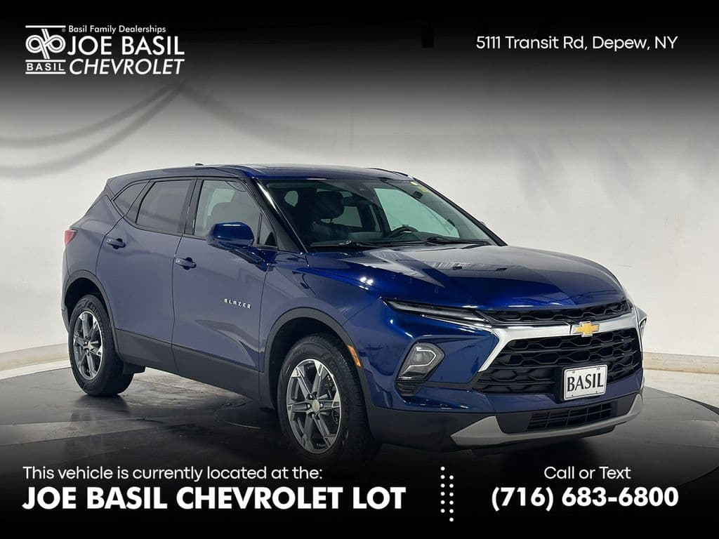 2023 Chevrolet Blazer LT — photo 1 of 37