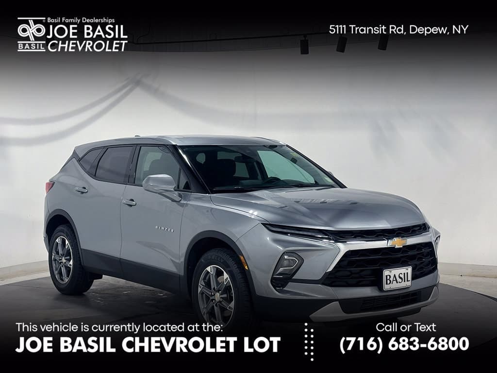 2025 Chevrolet Blazer LT — photo 1 of 39