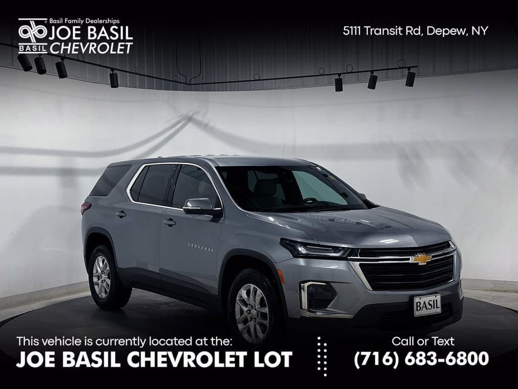 2023 Chevrolet Traverse LS — photo 1 of 43