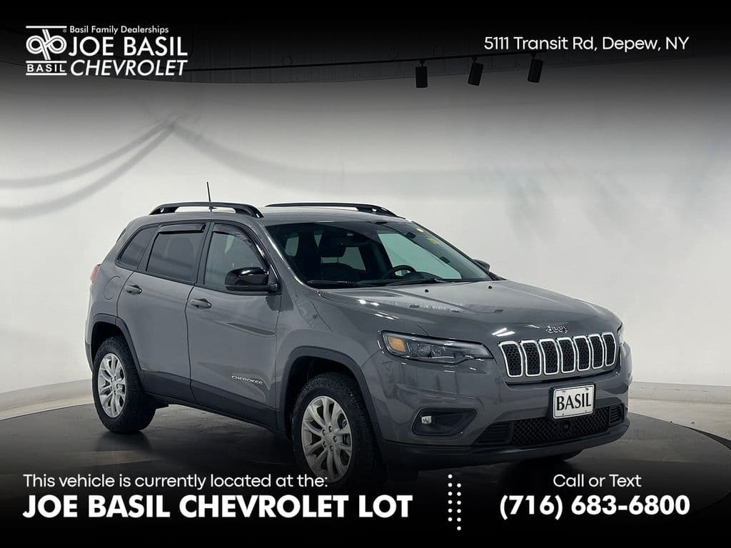 2022 Jeep Cherokee Latitude Lux — photo 1 of 40