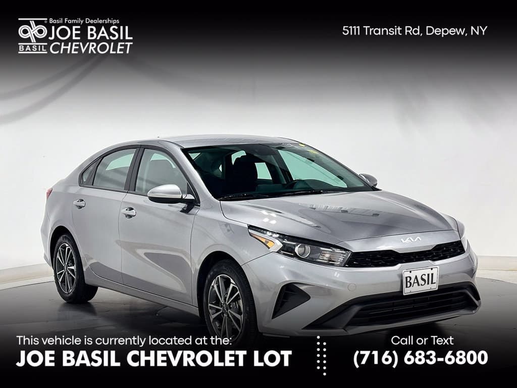2023 Kia Forte LXS — photo 1 of 37