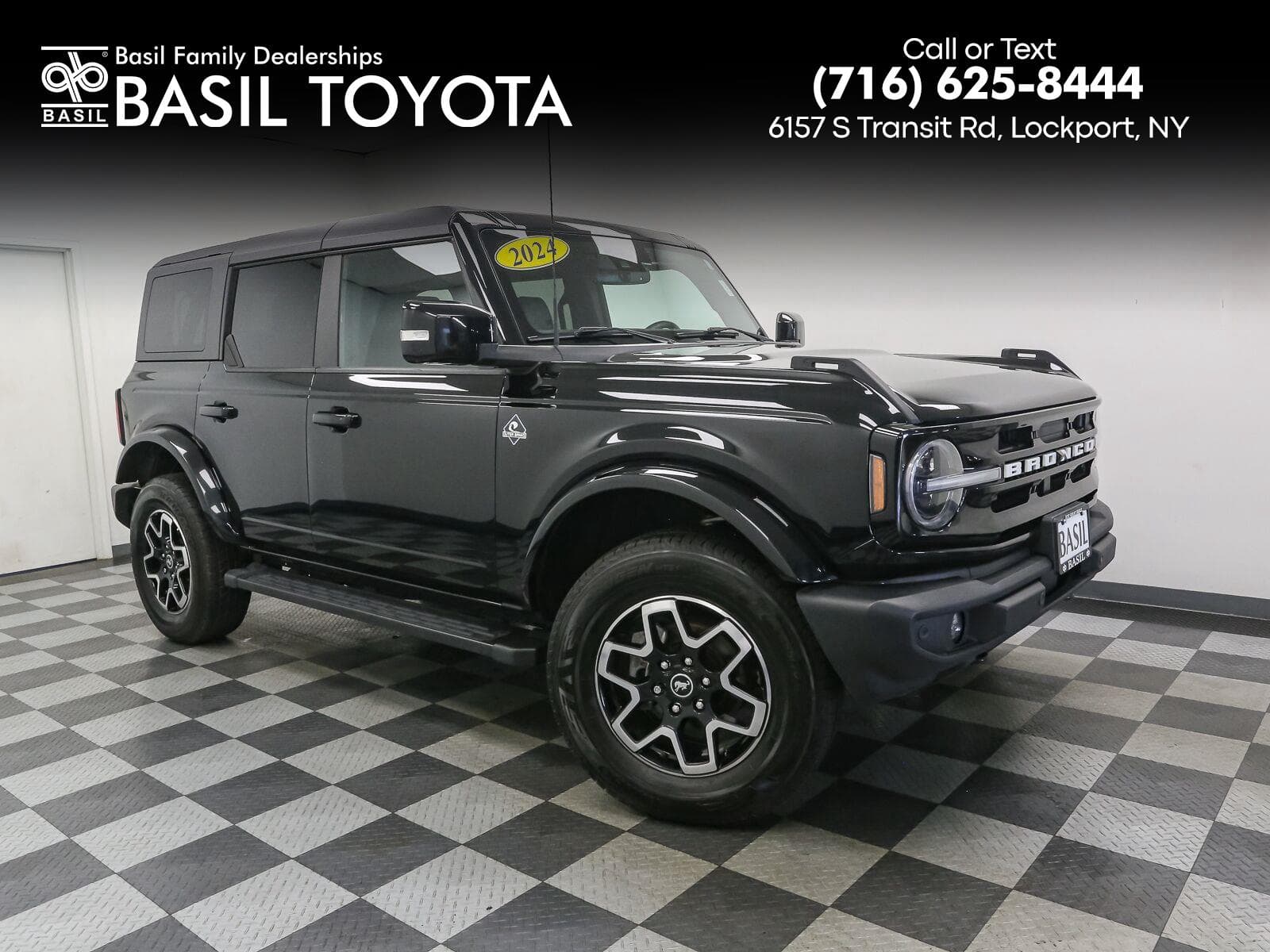 2024 Ford Bronco Outer Banks — photo 1 of 48