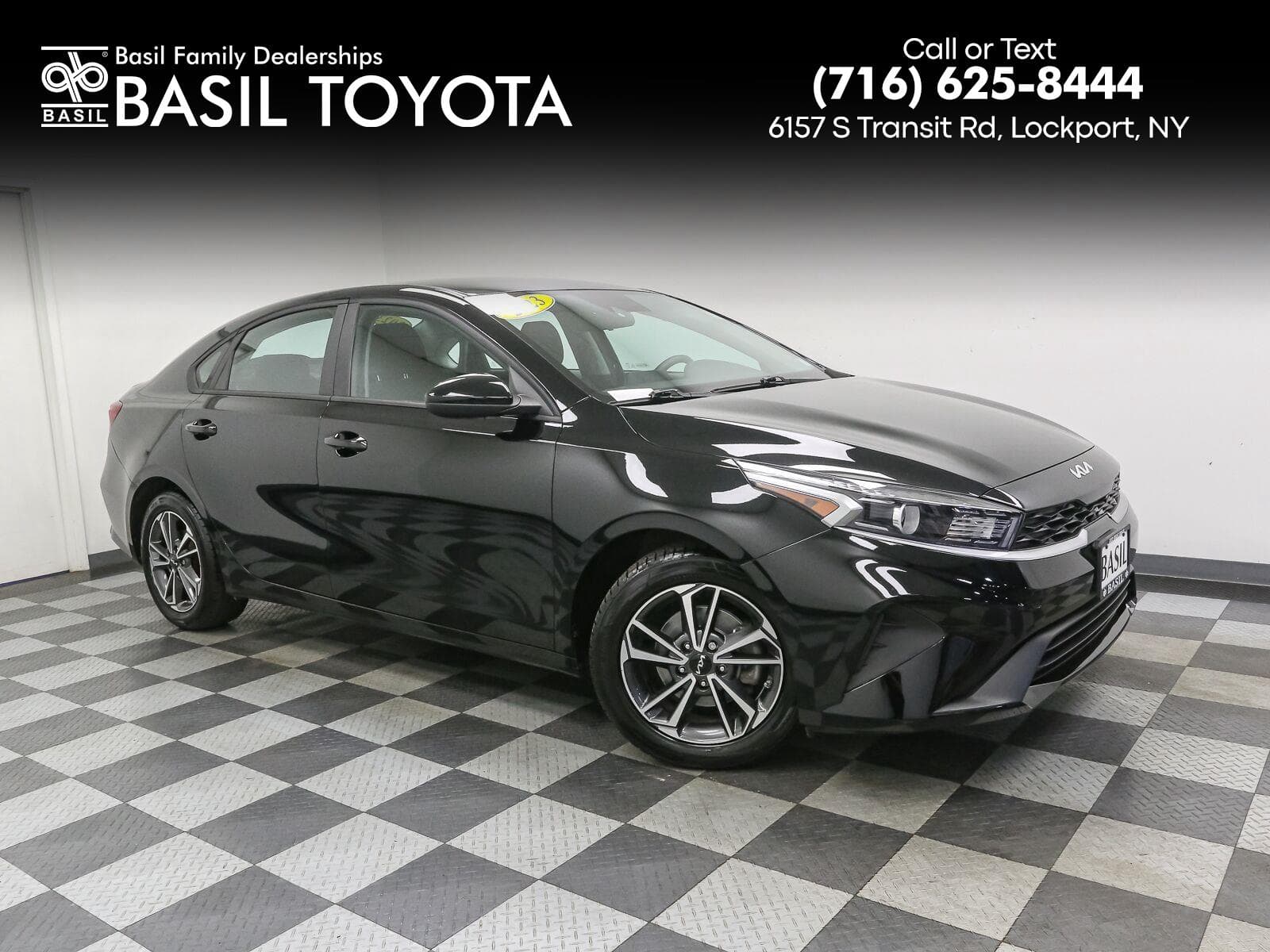 2023 Kia Forte LXS — photo 1 of 43