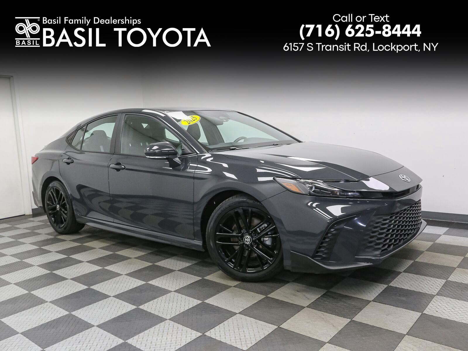 2025 Toyota Camry SE — photo 1 of 50
