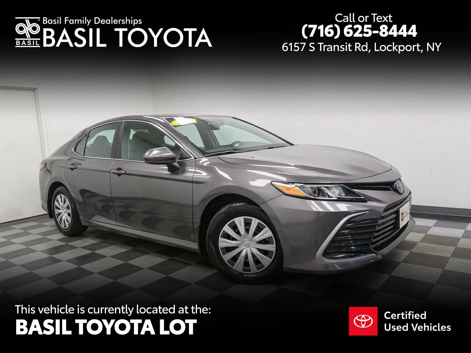 2024 Toyota Camry Hybrid LE — photo 1 of 49