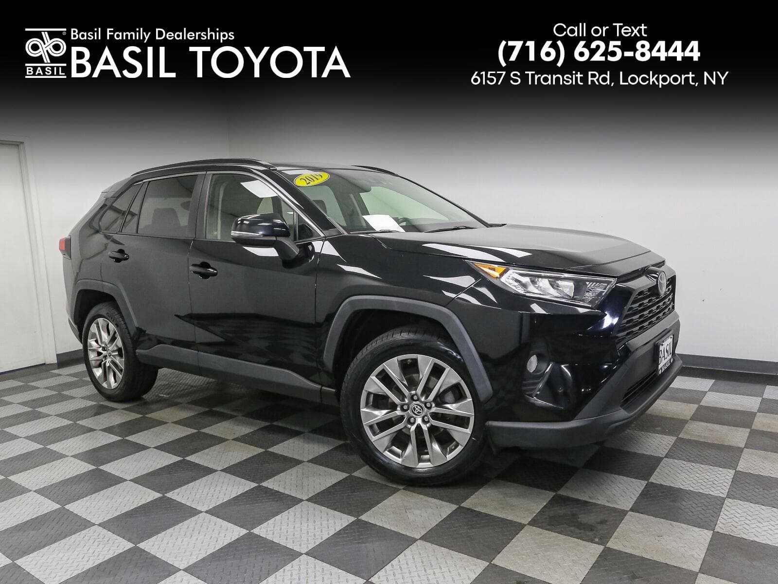 2019 Toyota RAV4 XLE Premium — photo 1 of 49