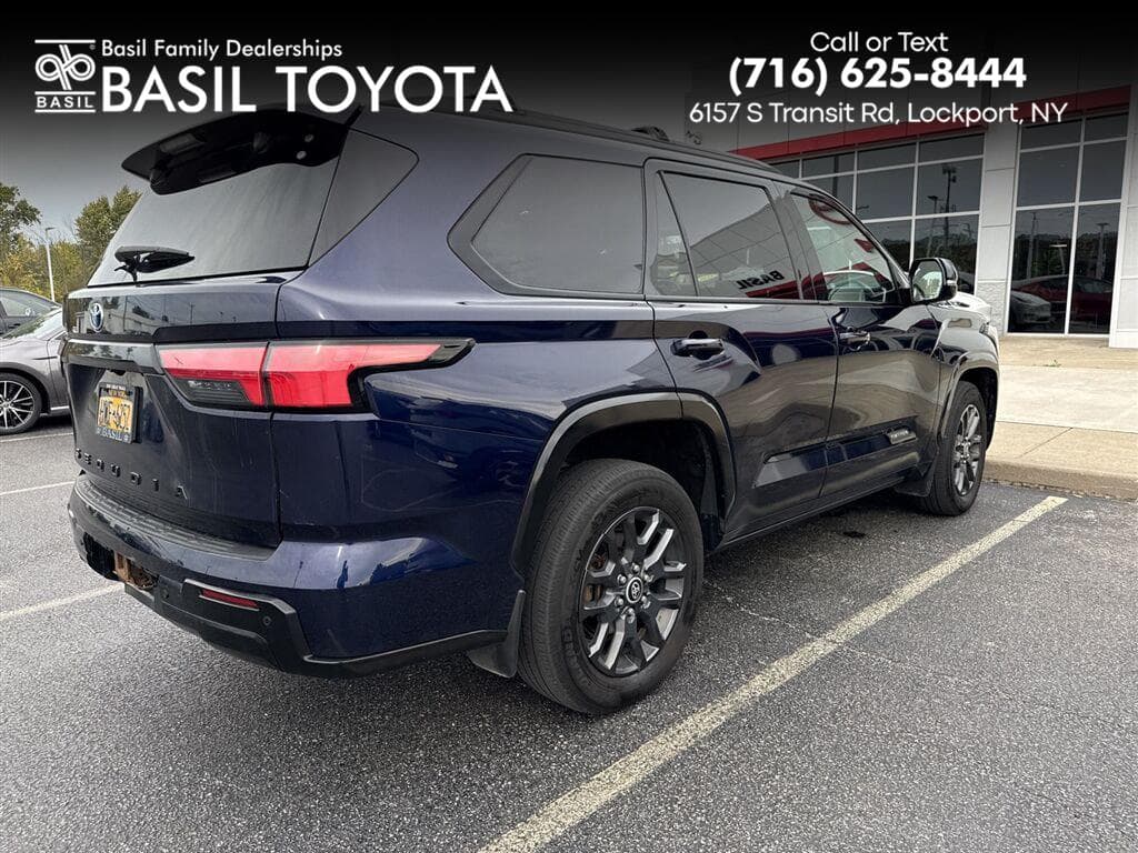2023 Toyota Sequoia Platinum — photo 1 of 2