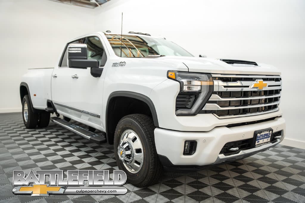 2026 Chevrolet Silverado 3500HD High Country — photo 1 of 65