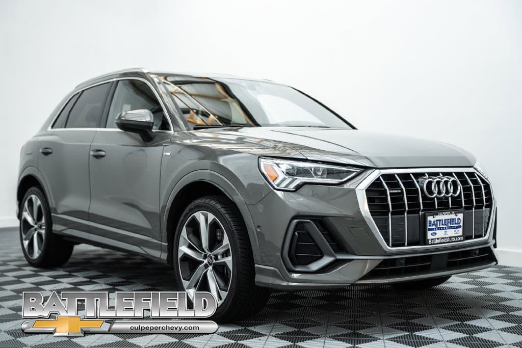2020 Audi Q3 S line Prestige — photo 1 of 40