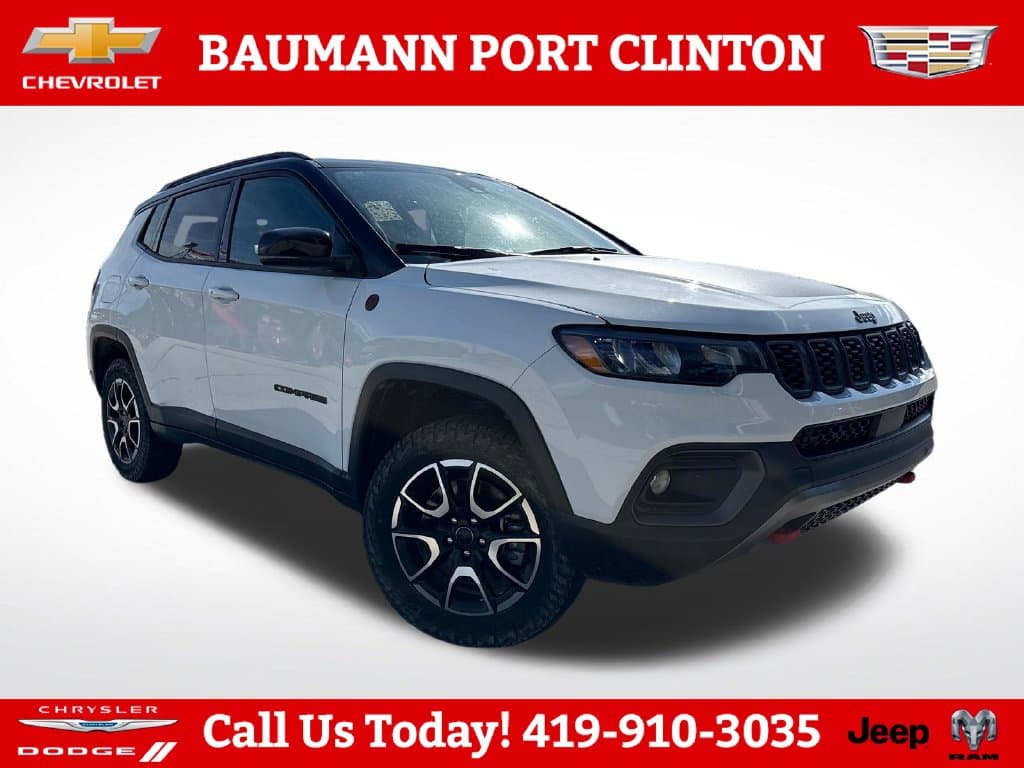2025 Jeep Compass Trailhawk — photo 1 of 30