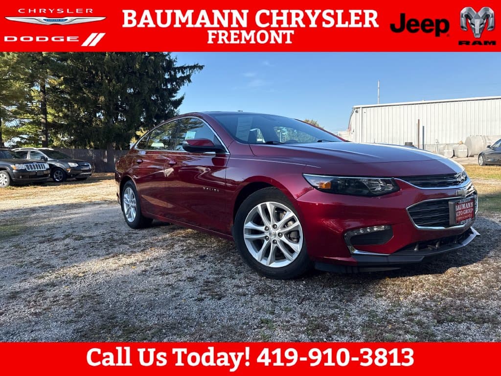 2017 Chevrolet Malibu LT — photo 1 of 31