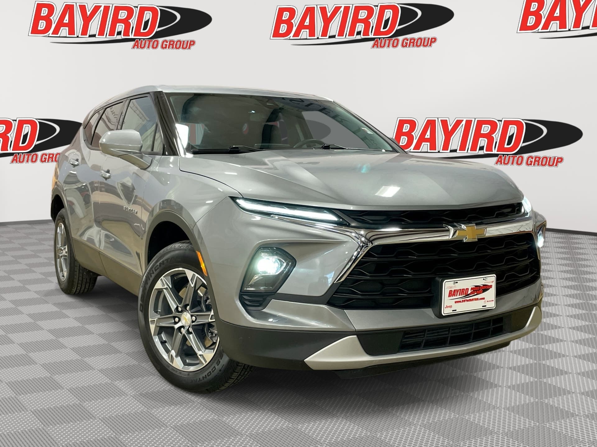 2025 Chevrolet Blazer Base — photo 1 of 33