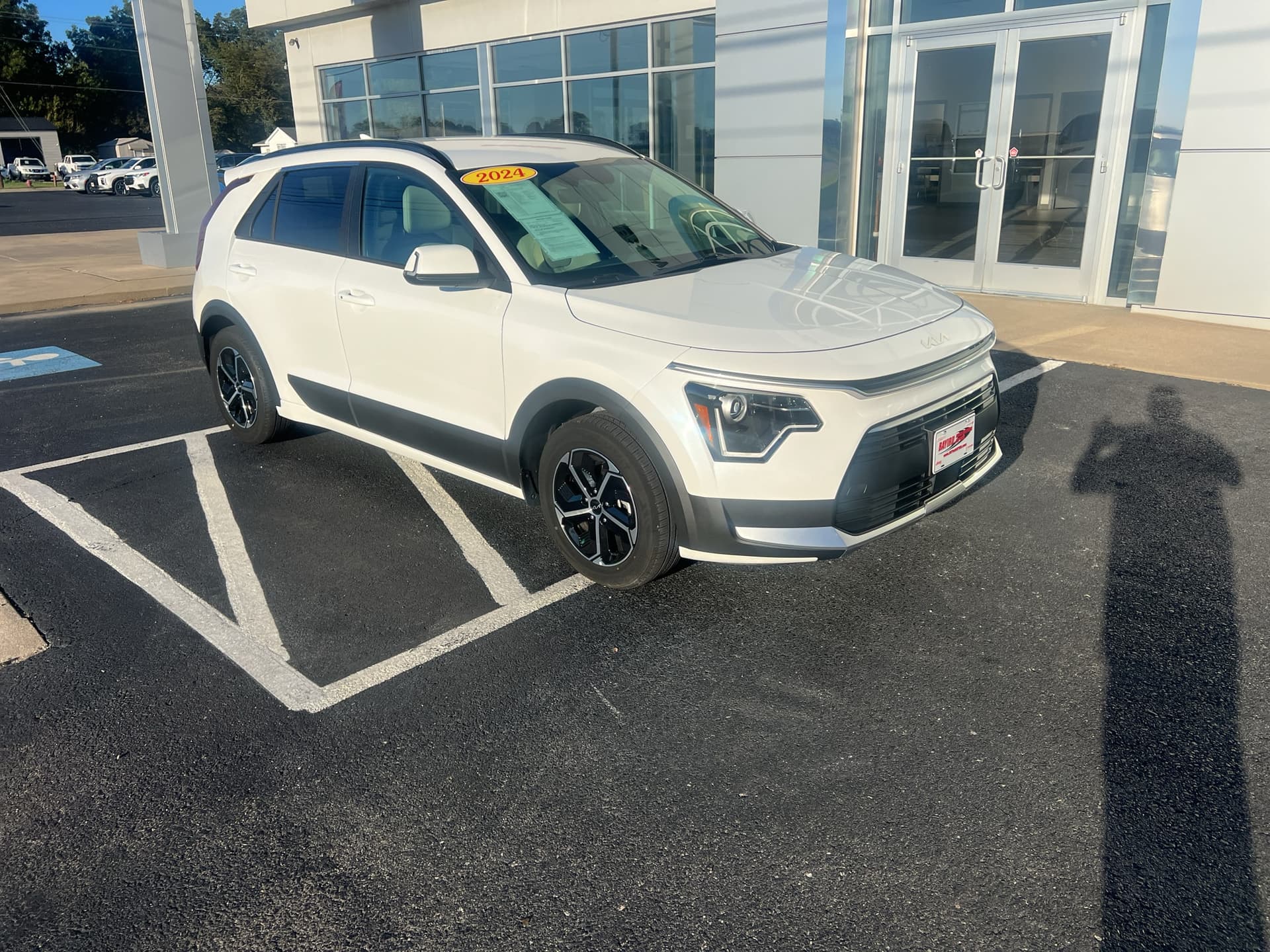 2024 Kia Niro EX — photo 1 of 39
