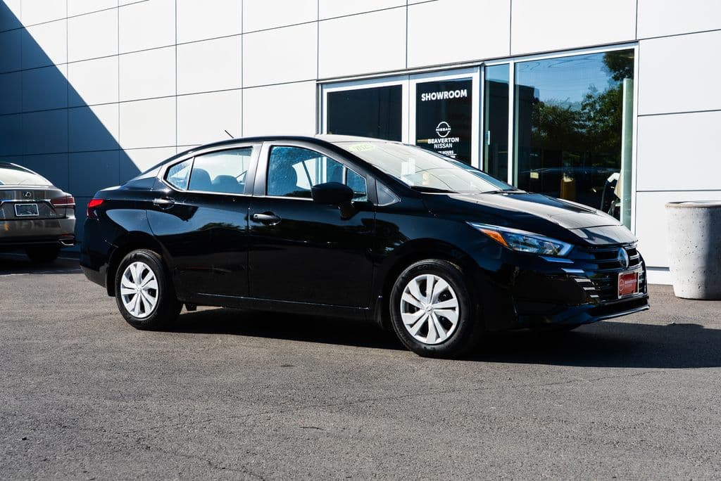 2025 Nissan Versa Base — photo 1 of 29