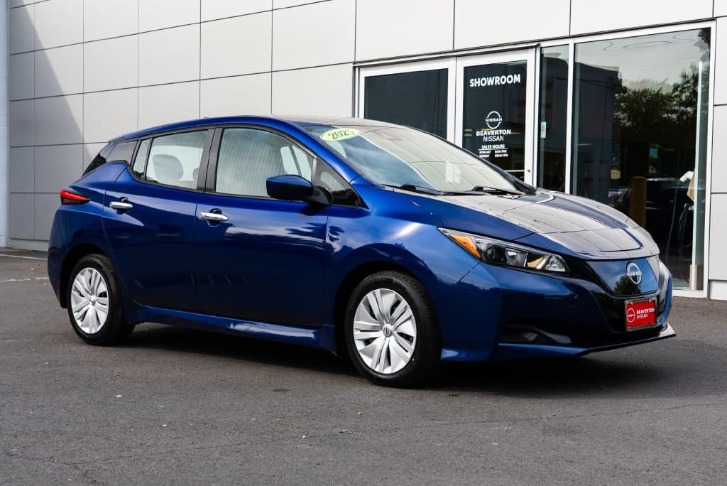 2025 Nissan LEAF S — photo 1 of 29