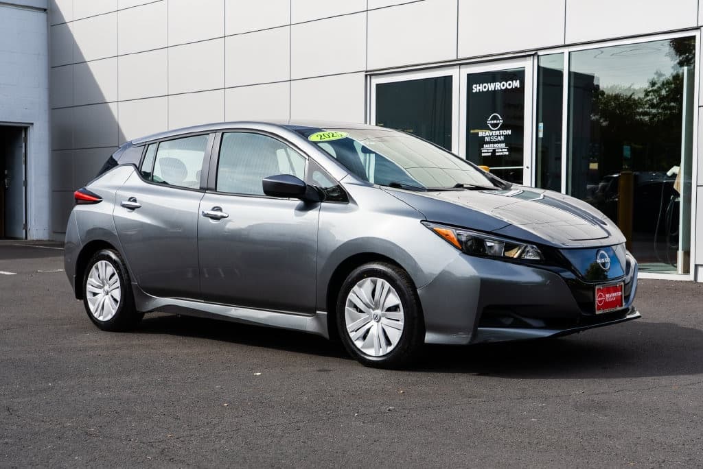2025 Nissan LEAF S — photo 1 of 29